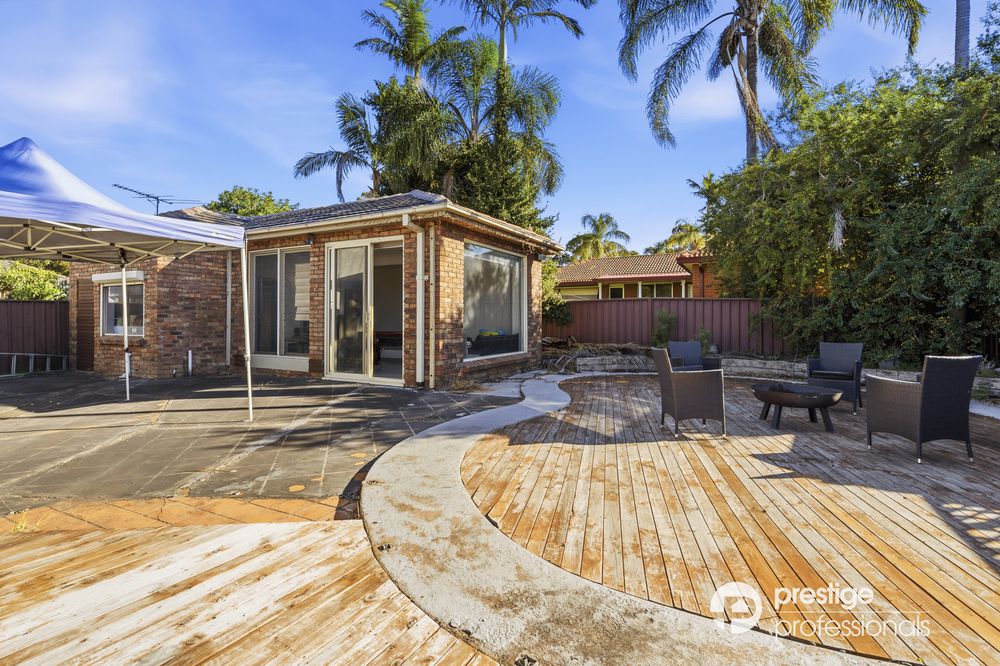24 Governor Macquarie Drive, Chipping Norton