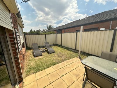 2 / 9 Halladale Avenue, Wyndham Vale