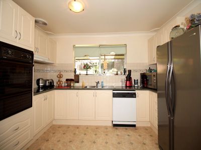 16 Casey Circuit, West Bathurst