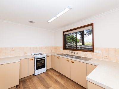 2 / 18 Southbar Road, Karabar