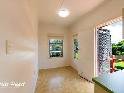 24 Douglas Street, West Mackay