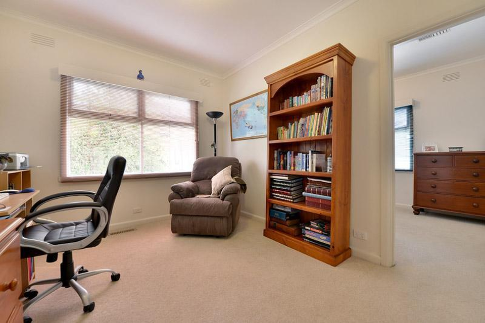 1 / 32 Doynton Parade, Mount Waverley