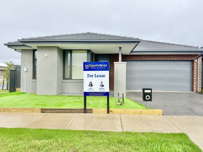 9 Kumara Drive, Manor Lakes
