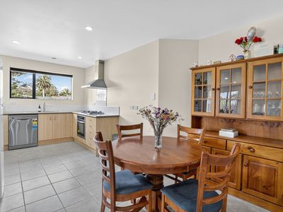 10 Aitkenhead Court, Parakai, Helensville