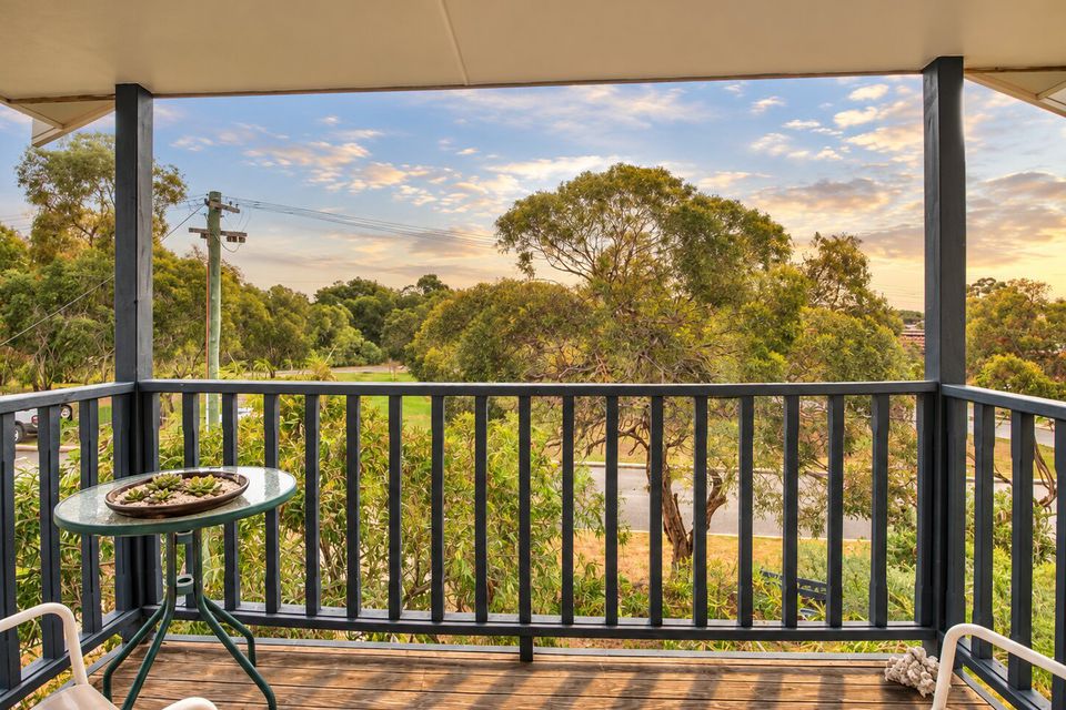 4 MEAD STREET, Warnbro