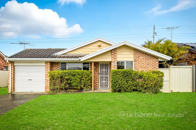 37 Barnard Crescent, Oakhurst