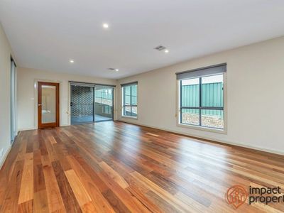 60A MacRossan Cres, Latham