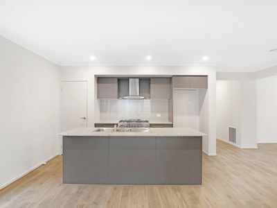 18 Marriott Blvd, Weir Views