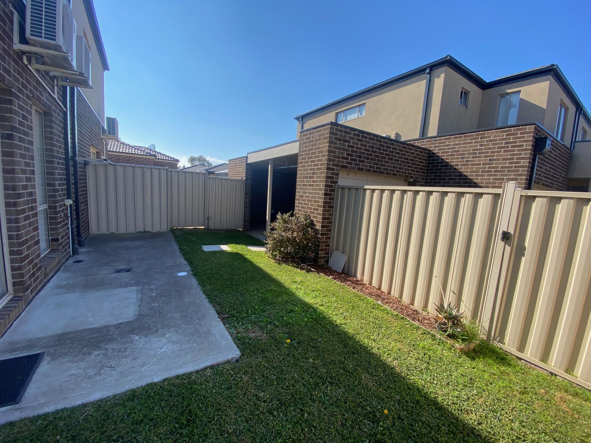 1 / 10-12 Fishburn Grove, Harkness
