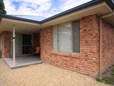 2 / 3 Pine Lane, Huonville