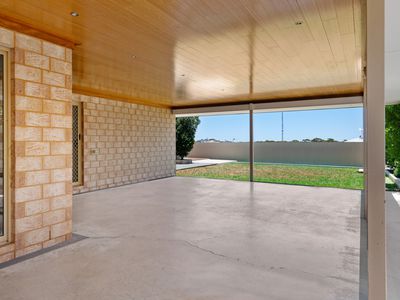 7 Pirring Way, Hannans