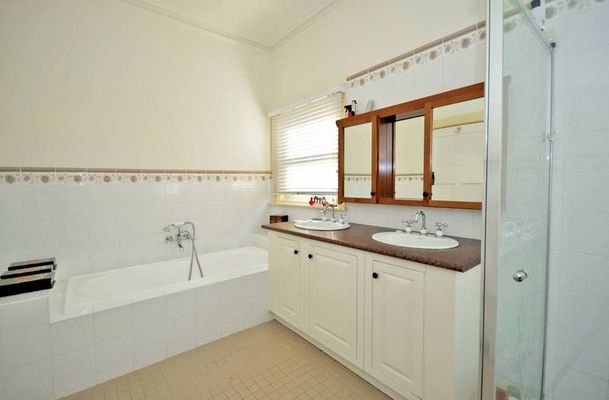 29 Clifton Grove, Coburg