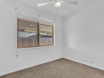 1/3 Rose Crescent, Fitzgibbon