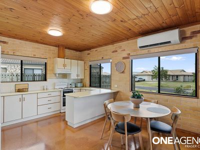 92 Ibis Boulevard, Eli Waters