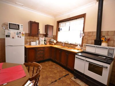 72 Lakeside Avenue , Mount Beauty