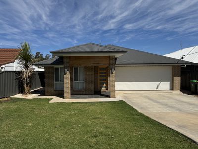 5 Webb Street, Parkes