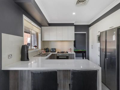 32 Woolshed Place, Currans Hill