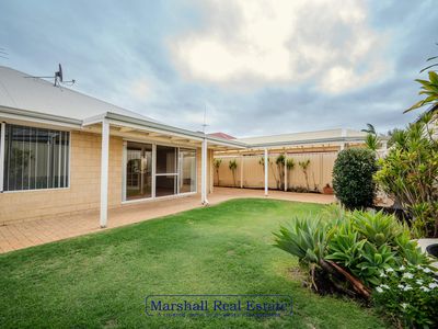 26 Tableland Way, Carramar