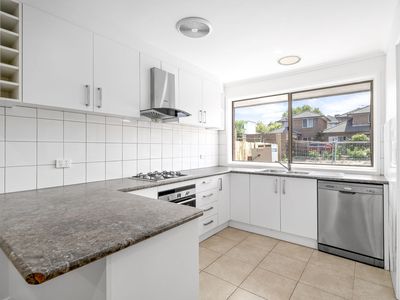 2 / 27 Panorama Street, Clayton
