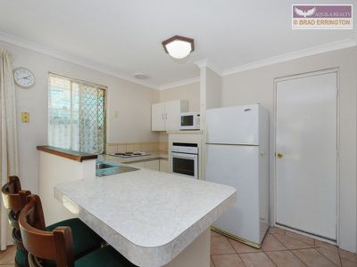 12 Chungking Grove, Stratton