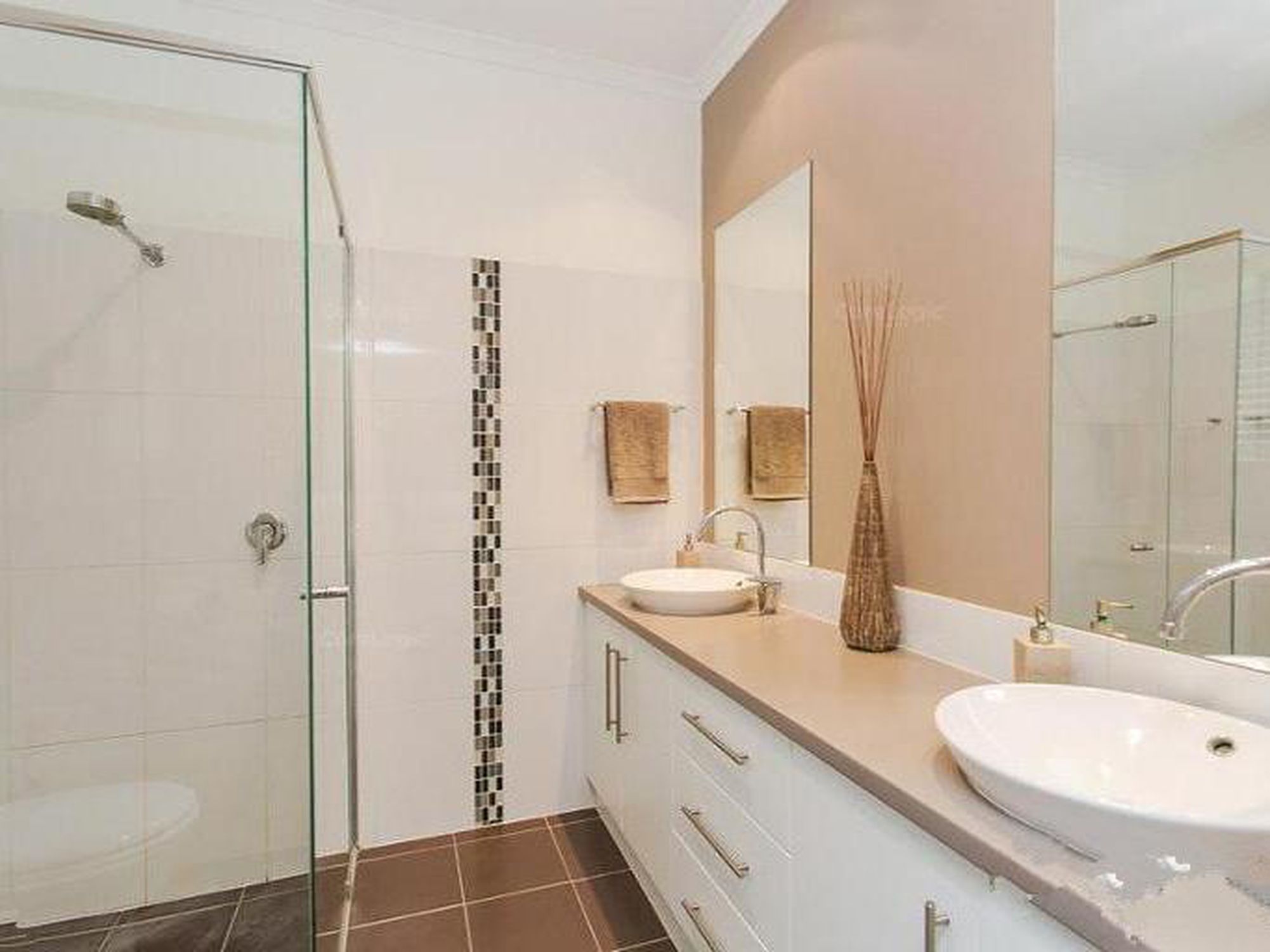 34 Leader Avenue, Kilburn