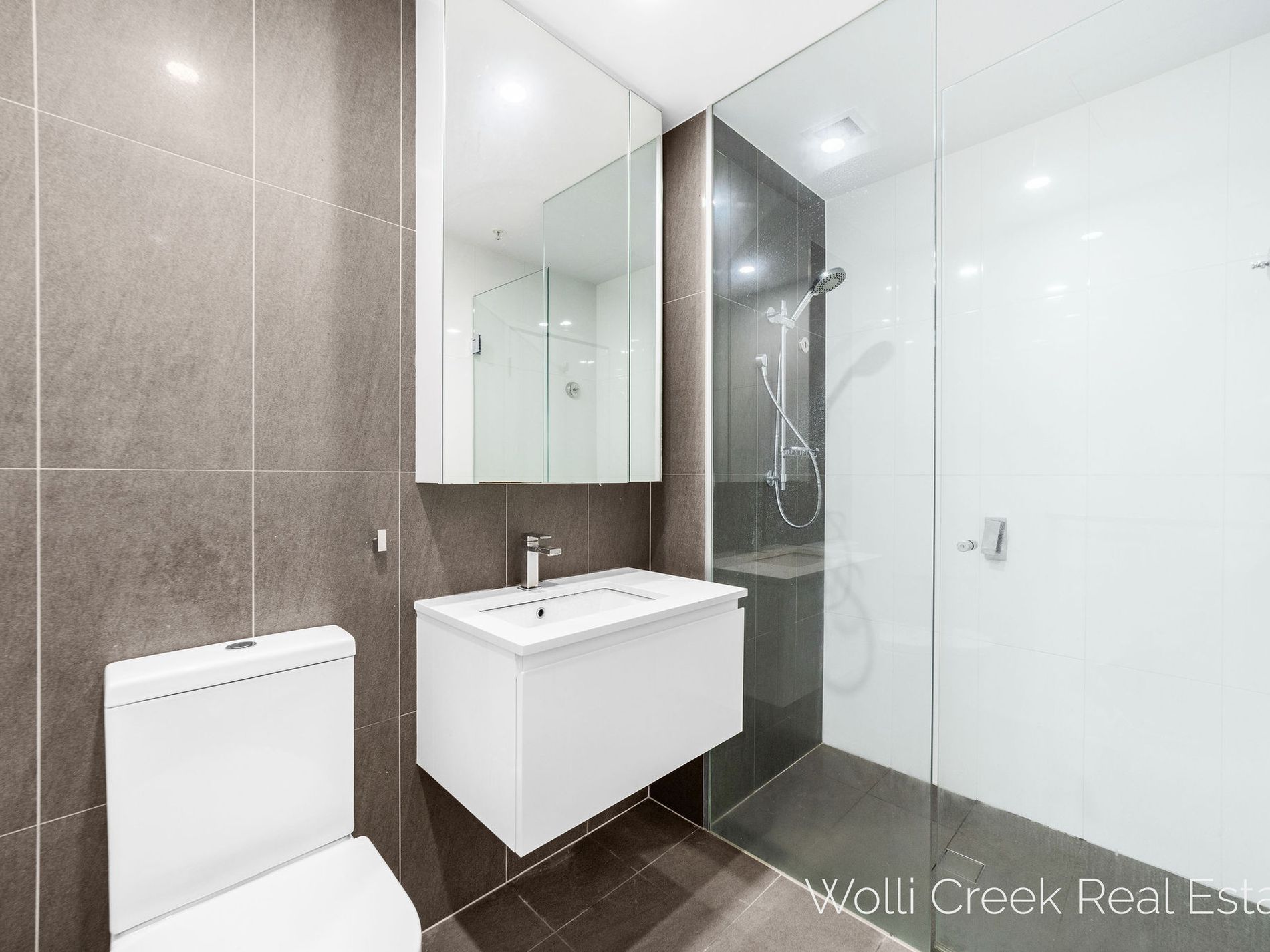 2009 / 9 Brodie Spark Drive, Wolli Creek