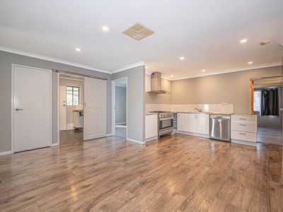 4 Fir Court, Camillo