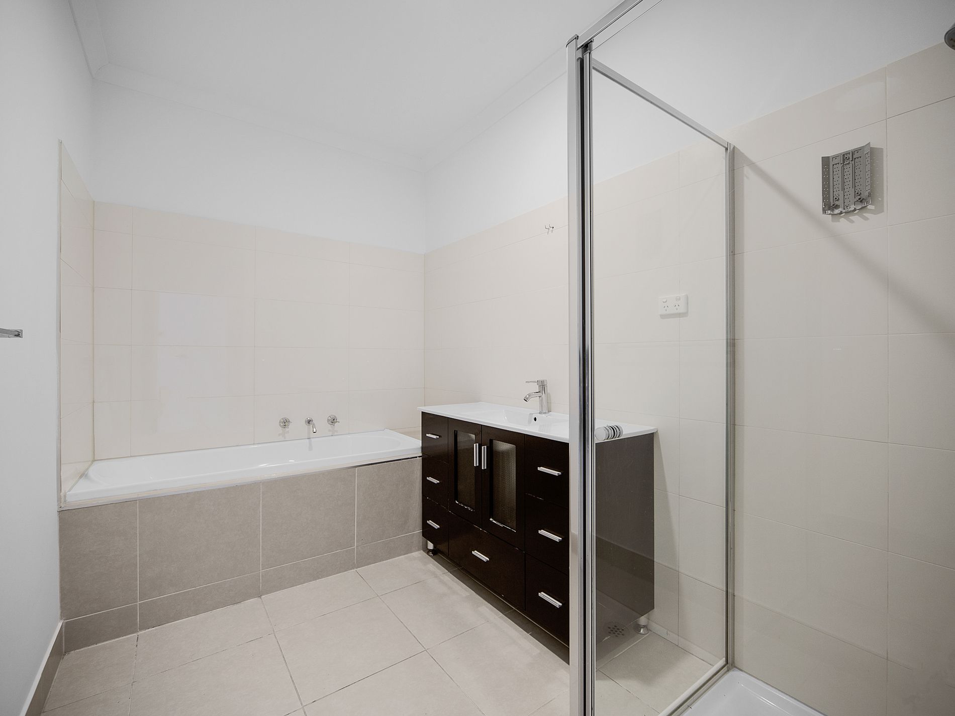 2 / 55 Walls Road, Werribee