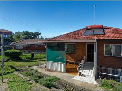 28 Moore Place, Warrawong