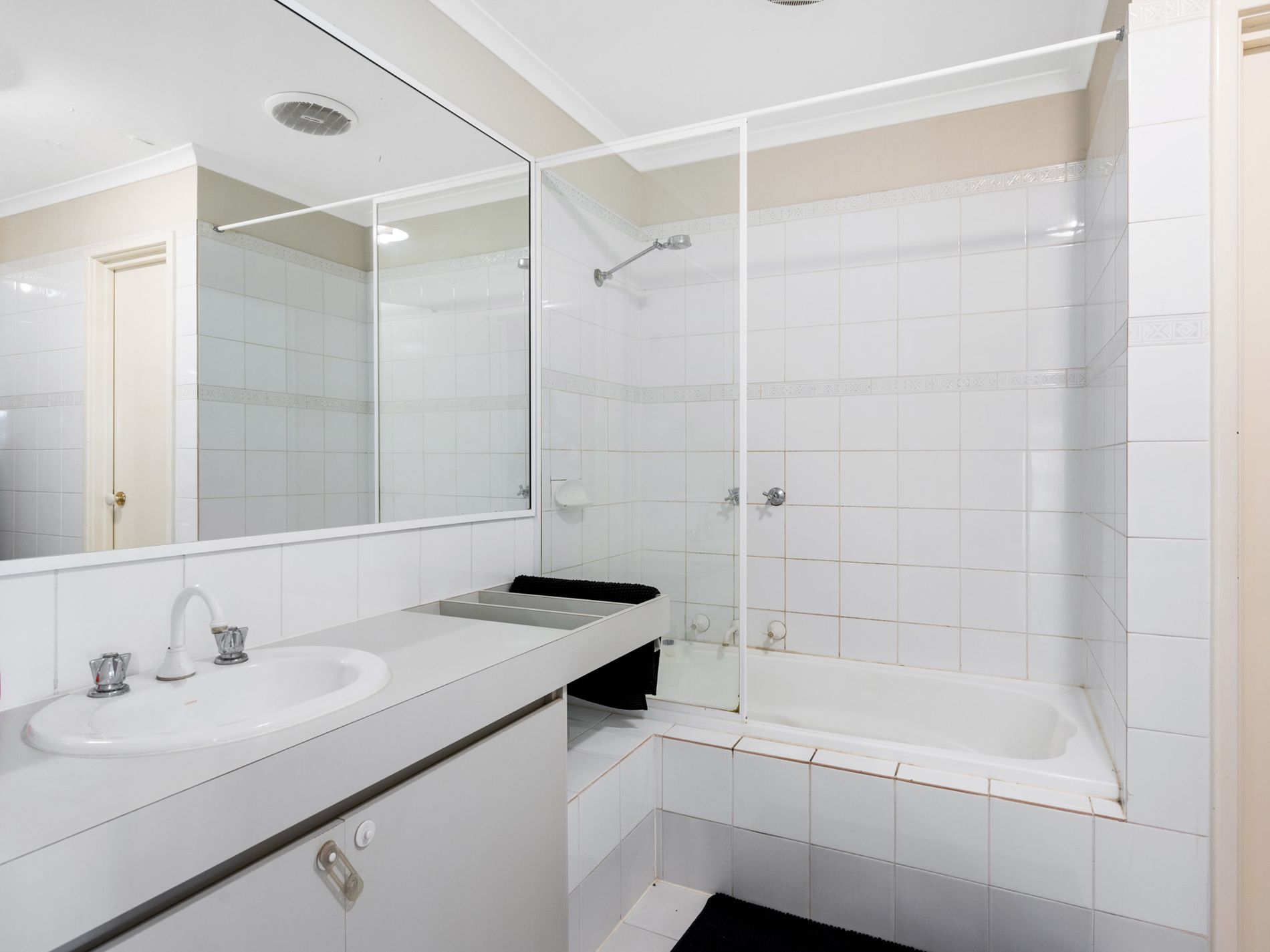 4 / 4 Ochiltree Street, Somerville