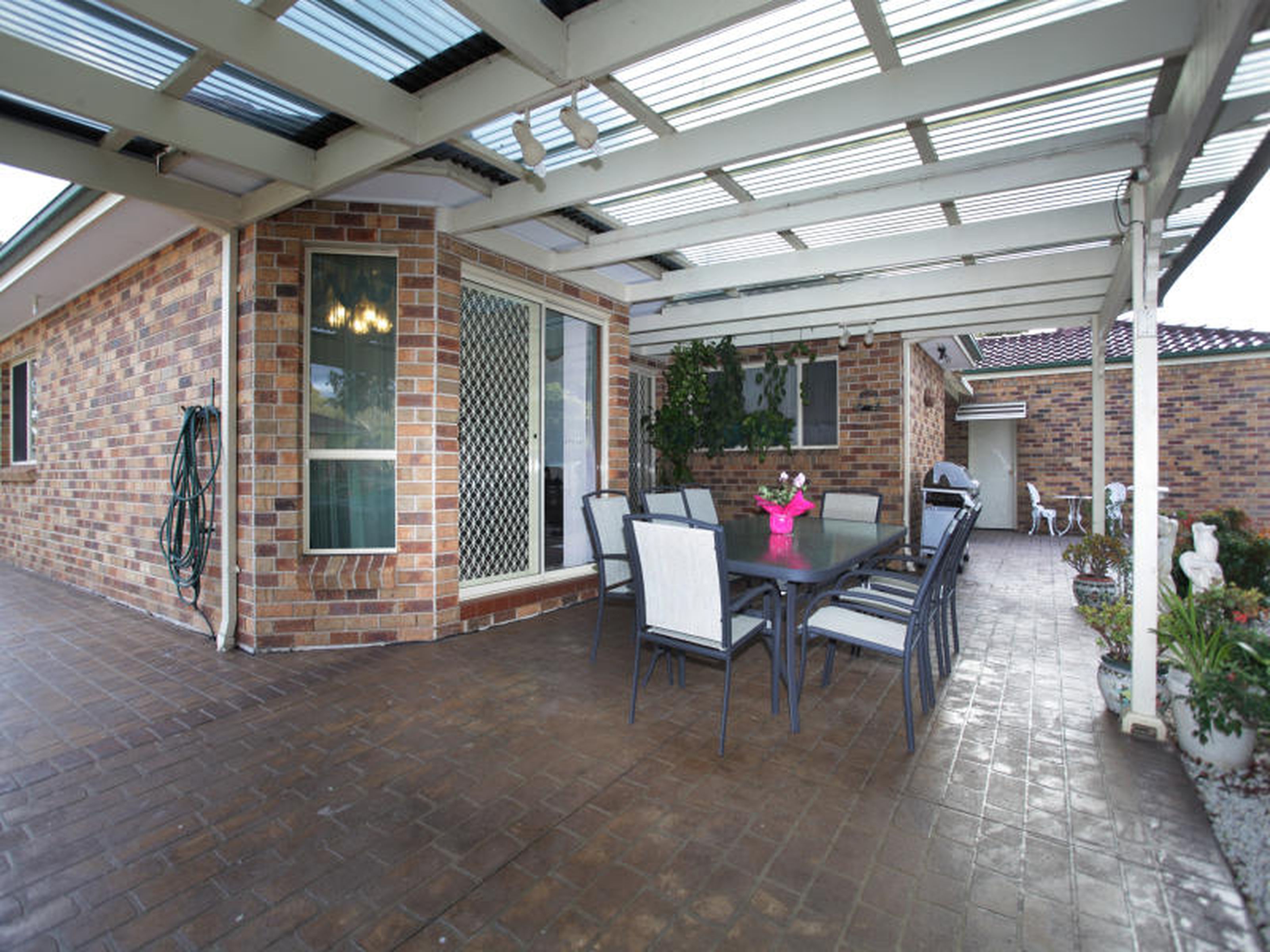 6 Budge Close, GLENMORE PARK