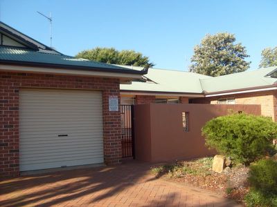 2 / 1 James Street, Dubbo