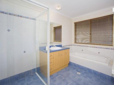 11 Mountbatten St, Corrimal