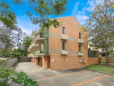 2 / 60 Mitre Street, St Lucia