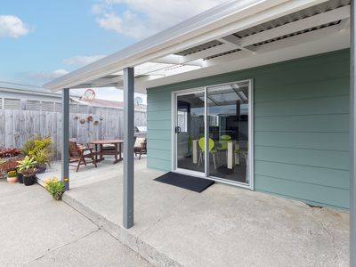 2 Robert McKeen Street, Otaki Beach
