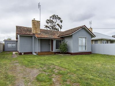 22 ELIZABETH STREET, Horsham