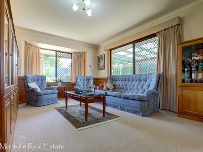 152-166 Western Avenue, Montville