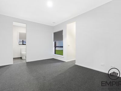 7 Westerfolds St, Clyde North