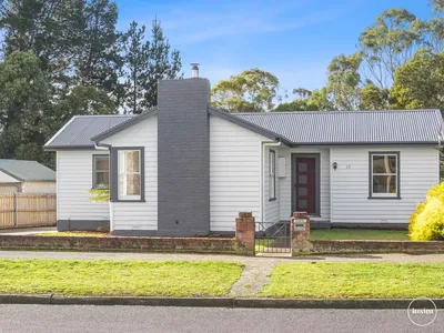 13 Medina Street, Youngtown
