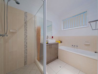 4 Letitia Place, Wakerley