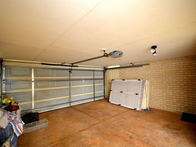 27 Carpenteria Crescent, Kenwick