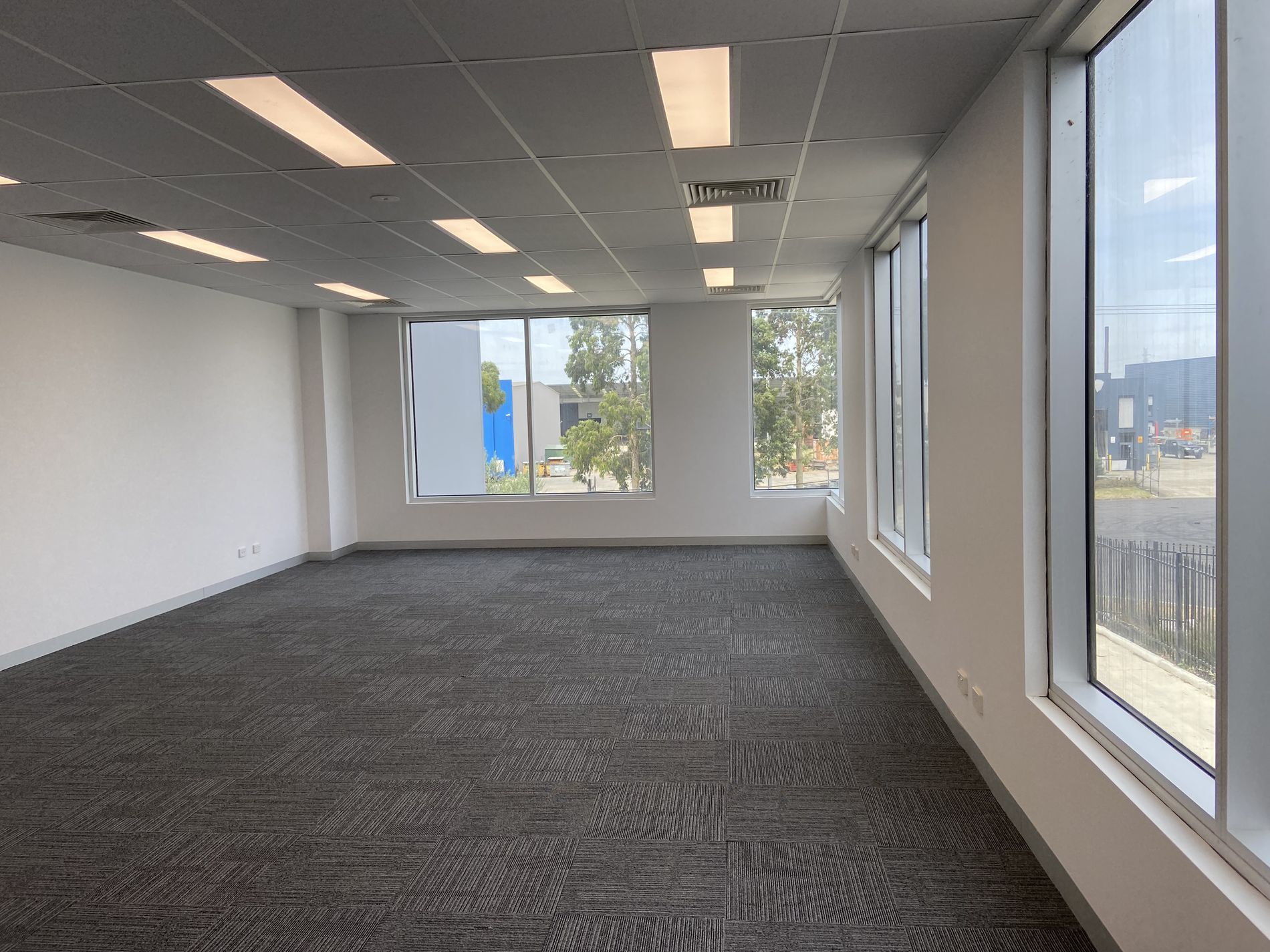 3 / 24 Law Court, Sunshine West