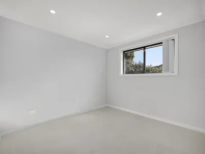 35 & 35a Anthony Crescent, Kingswood