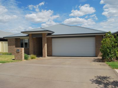 40  Keswick Parkway, Dubbo