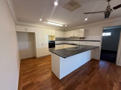 11 Dunheved Circle, Dubbo