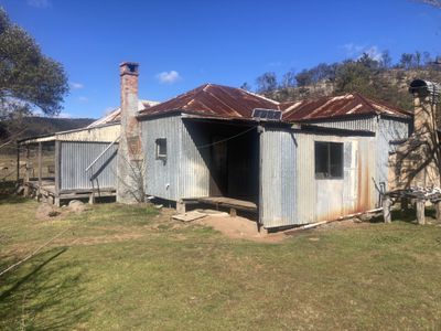 1950 FLAGGS ROAD, Gungal