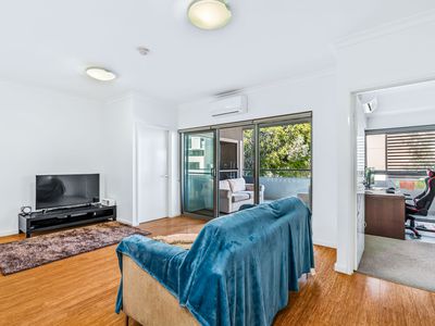 4 / 2 Rowe Avenue, Rivervale