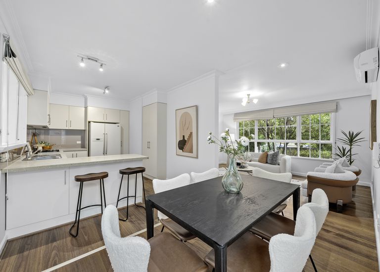 1 / 724 Hawthorn Road, Brighton East