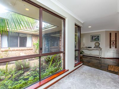 4 Leake Court, Leschenault