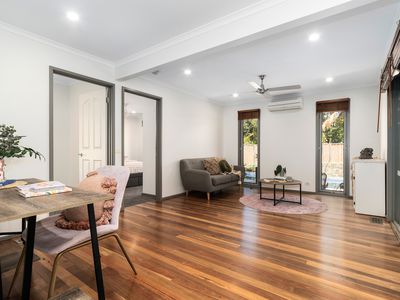 10 Wyldwood Close, Somerville